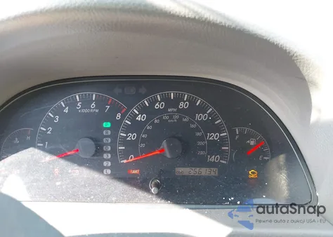 2005 Toyota Camry Le z USA, uszkodzony, nr VIN 4T1BE32K25U404312